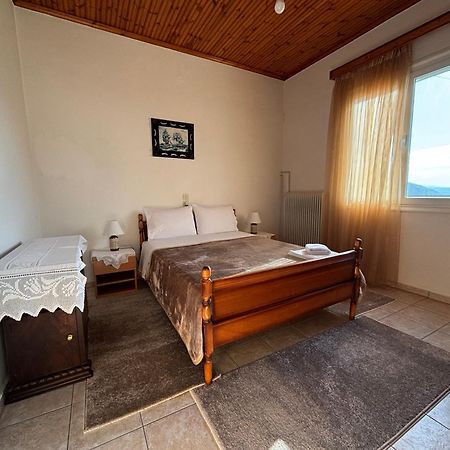 Georgaras Accommodation Platanoussa Eksteriør billede
