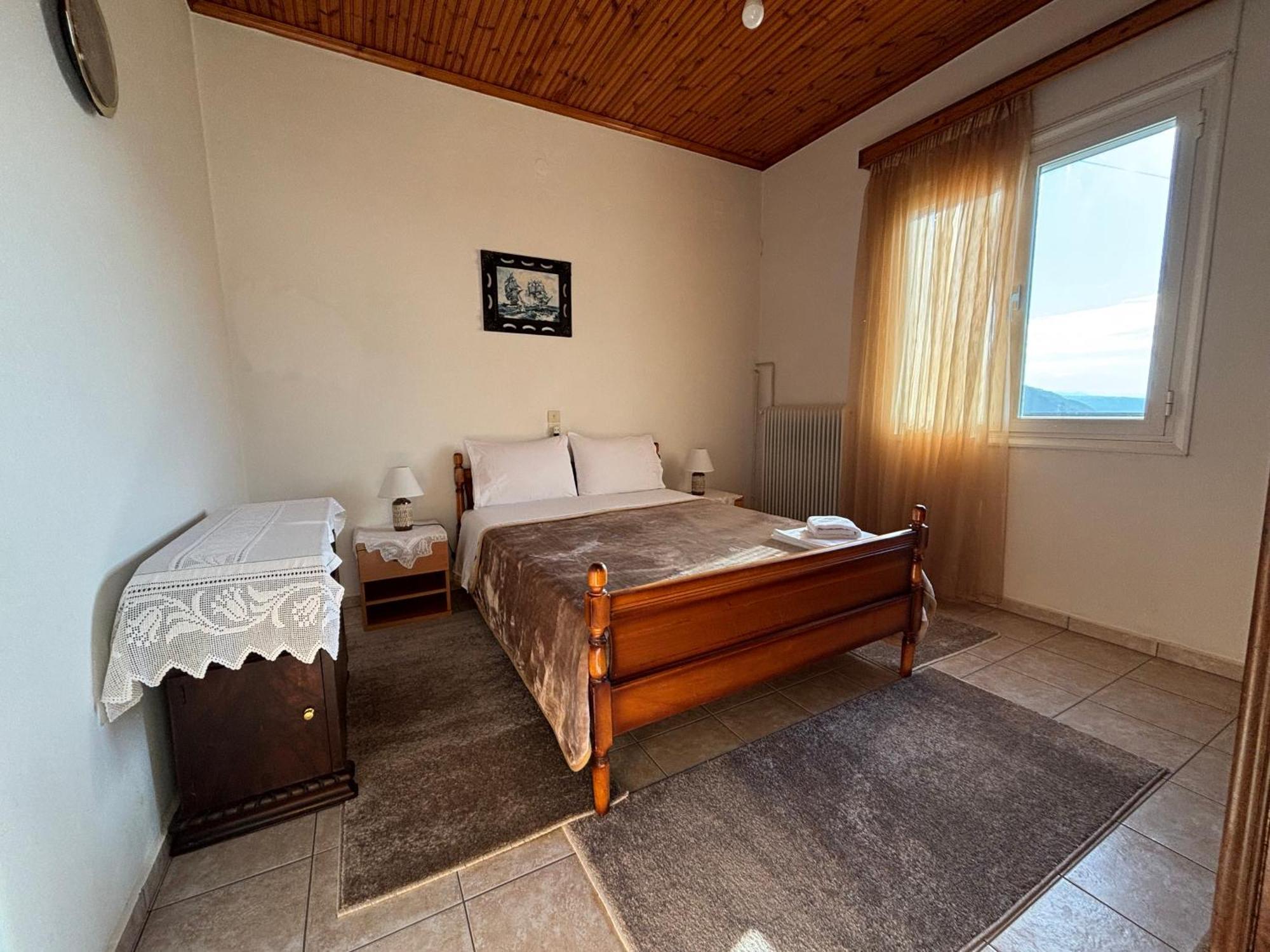 Georgaras Accommodation Platanoussa Eksteriør billede